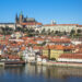Traumhafter Blick auf die Prager Altstadt und die Prager Burg. Foto Nadianb via Envato
